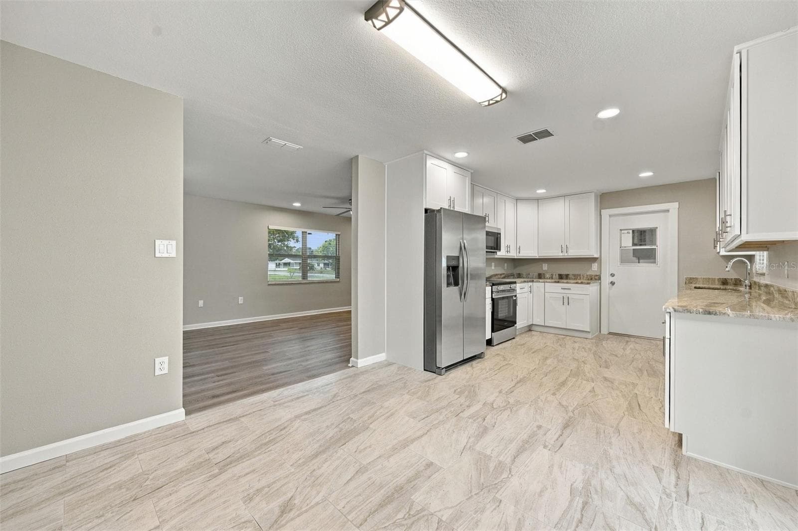 Single Family Residence at 3205 DUNBAR DR, SARASOTA, photo 11 of 41