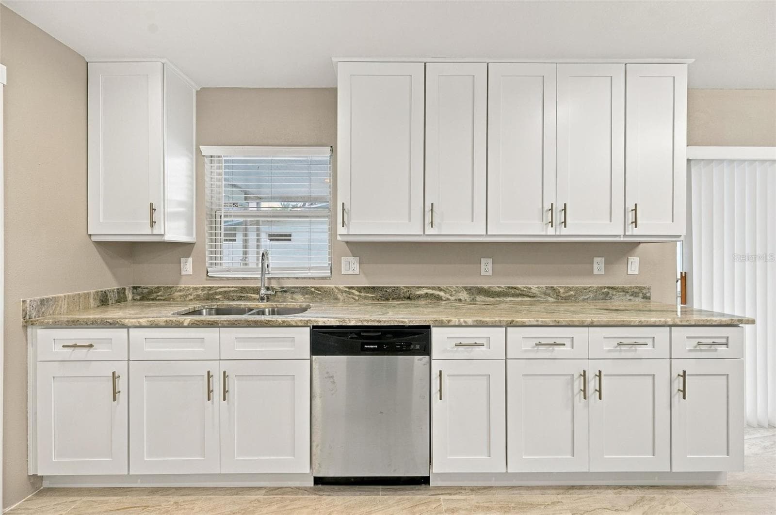 Single Family Residence at 3205 DUNBAR DR, SARASOTA, photo 15 of 41
