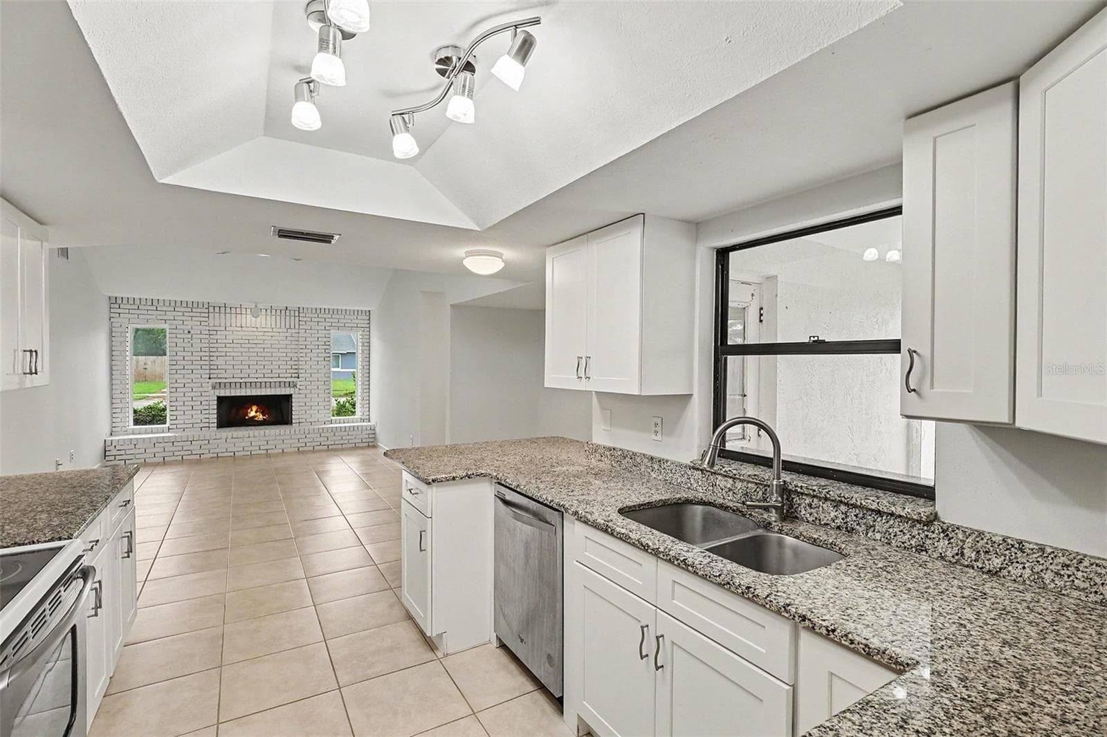 Kitchen - 2700 RAINTREE LAKE CIR, MERRITT ISLAND