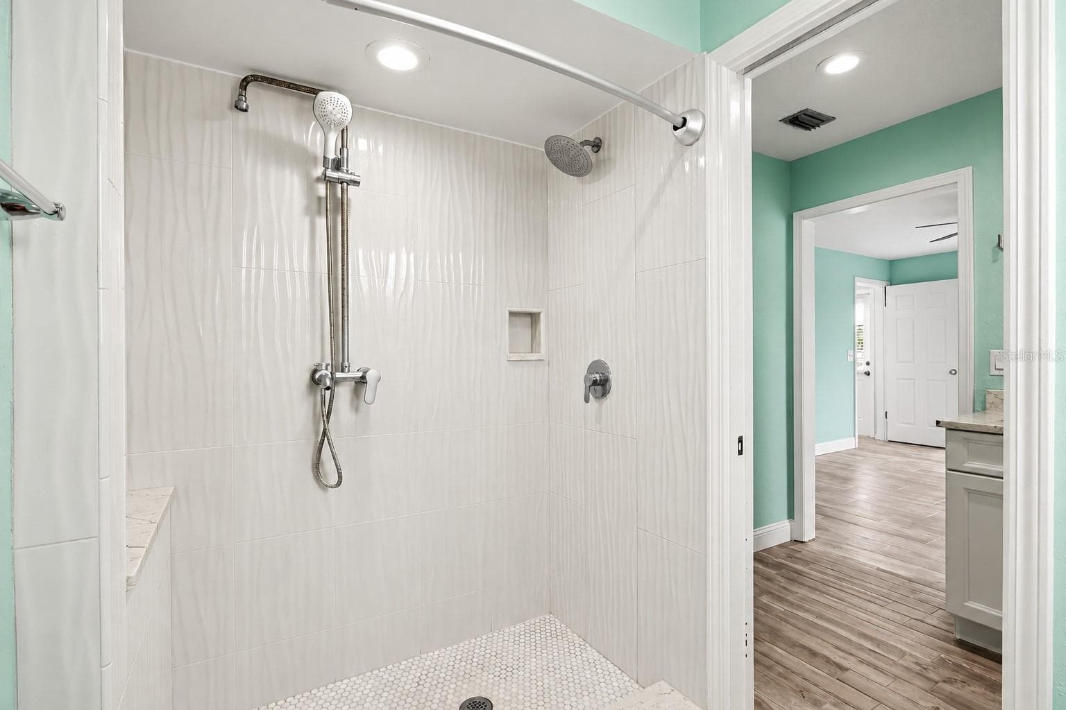Master Shower - 2700 RAINTREE LAKE CIR, MERRITT ISLAND