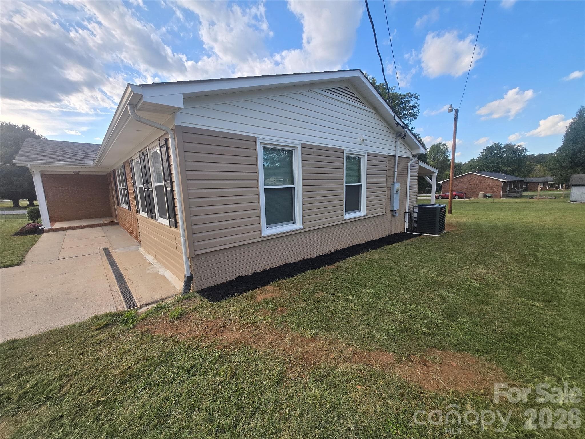 Side view - 421 Nixon Road, Statesville