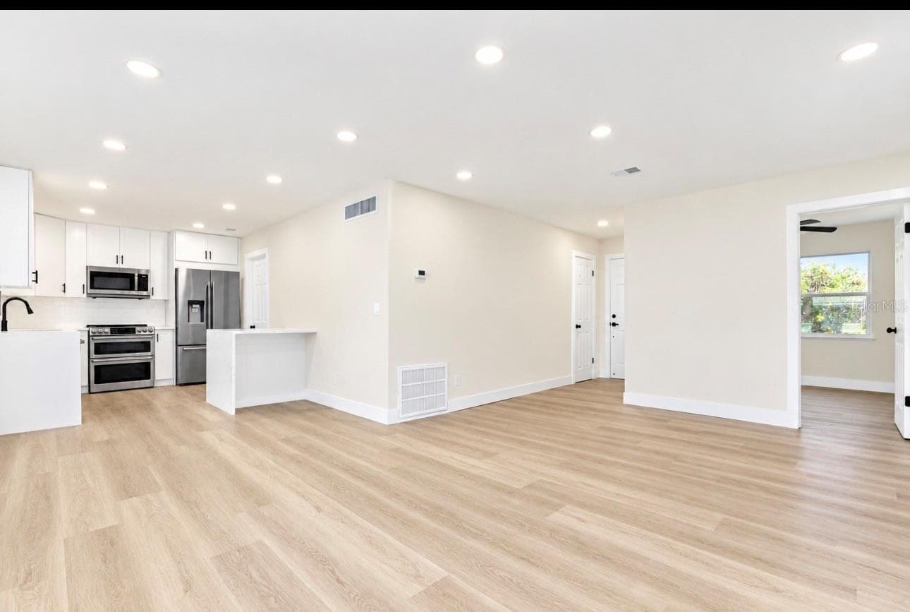 Living room - 140 BOMBAY AVE, WINTER SPRINGS