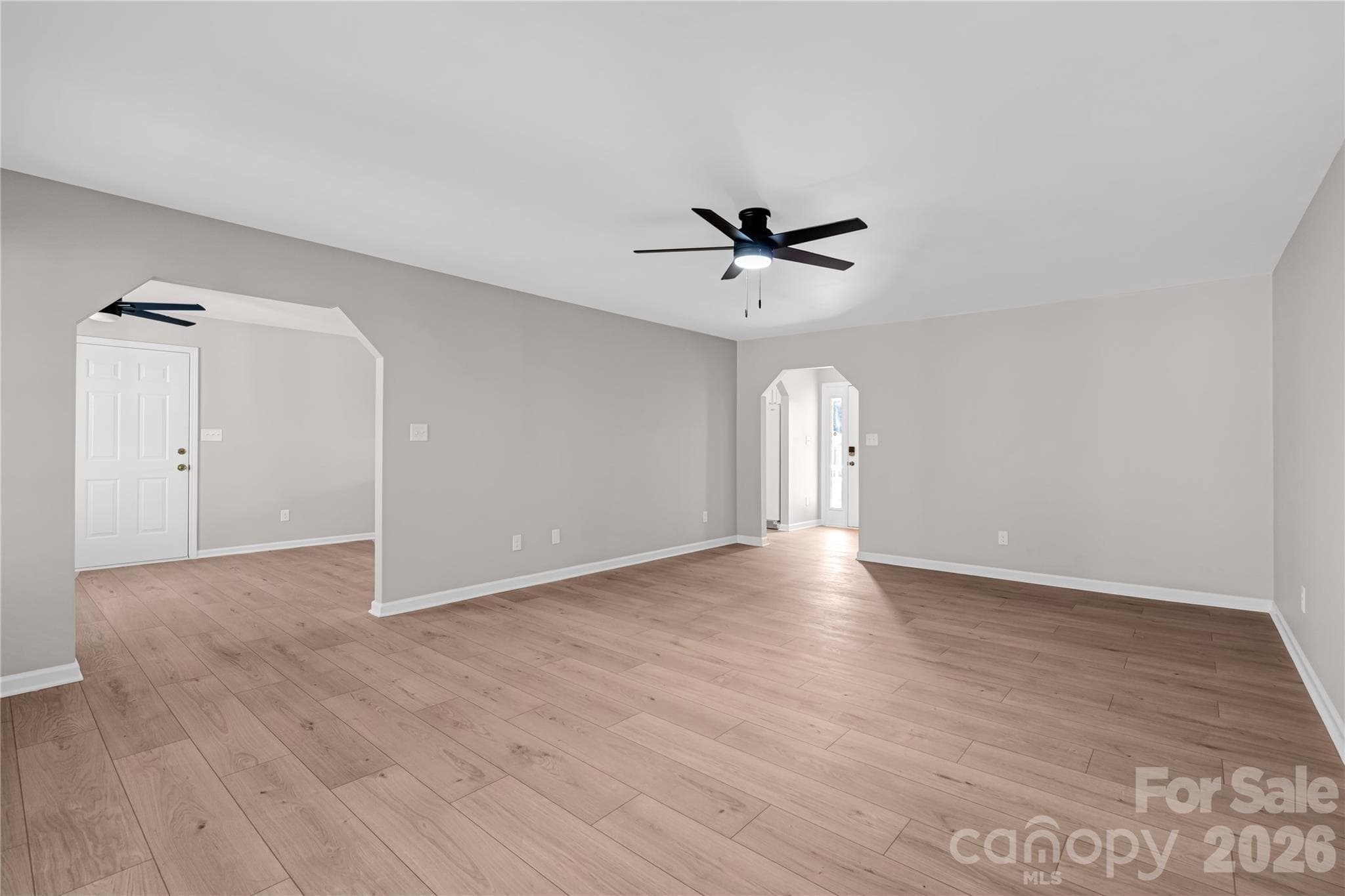 LIVING ROOM, PERGO 22 MM CLAIR OAK - 2065 Gary Lane, Hickory
