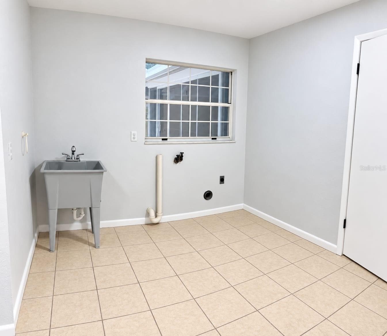 laundry room - 235 S LEE ST, BEVERLY HILLS