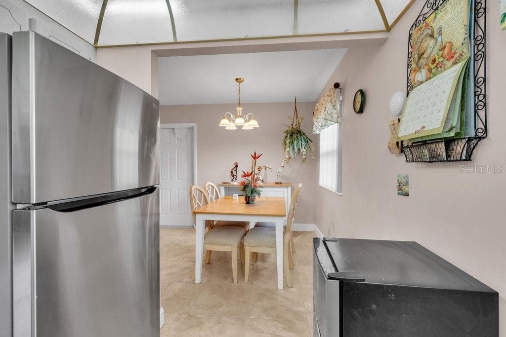 Kitchen & Dining Room - 1802 BEDFORD LN #9, SUN CITY CENTER