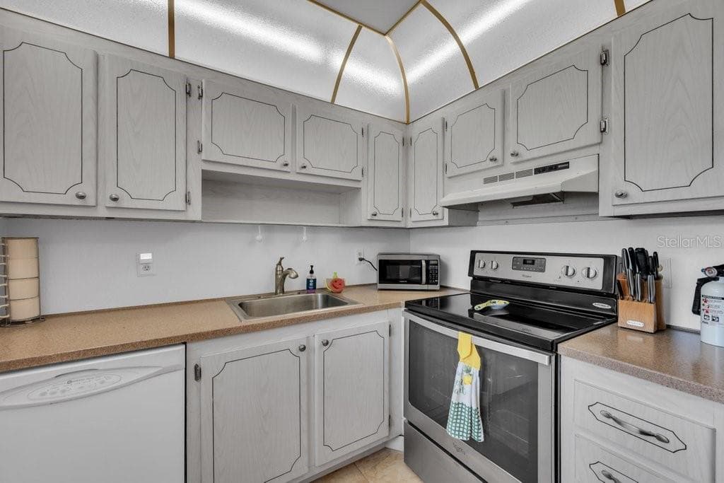 Kitchen - 1802 BEDFORD LN #9, SUN CITY CENTER