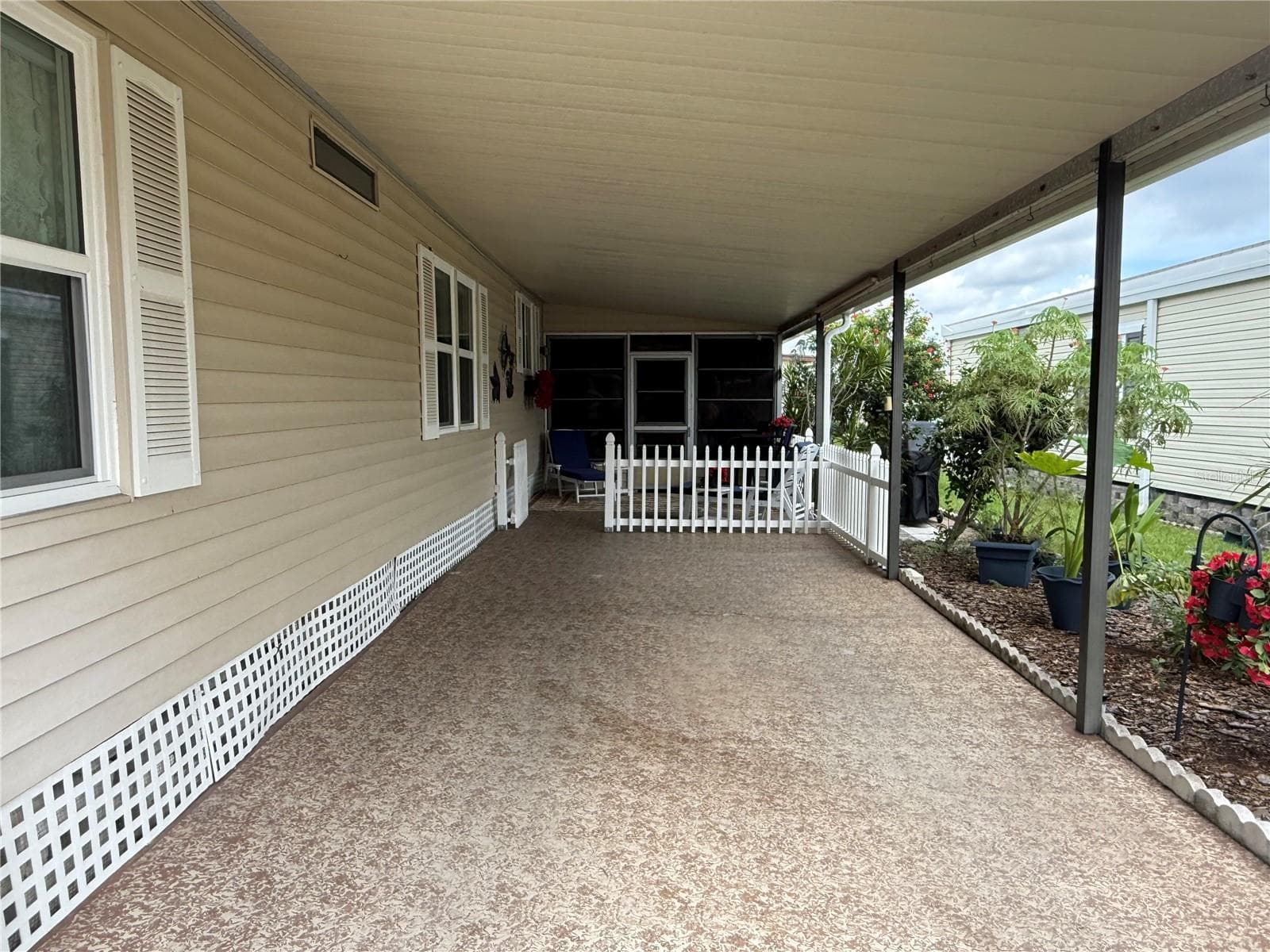 Manufactured Home at 12501 ULMERTON RD #181, LARGO, photo 7 of 58