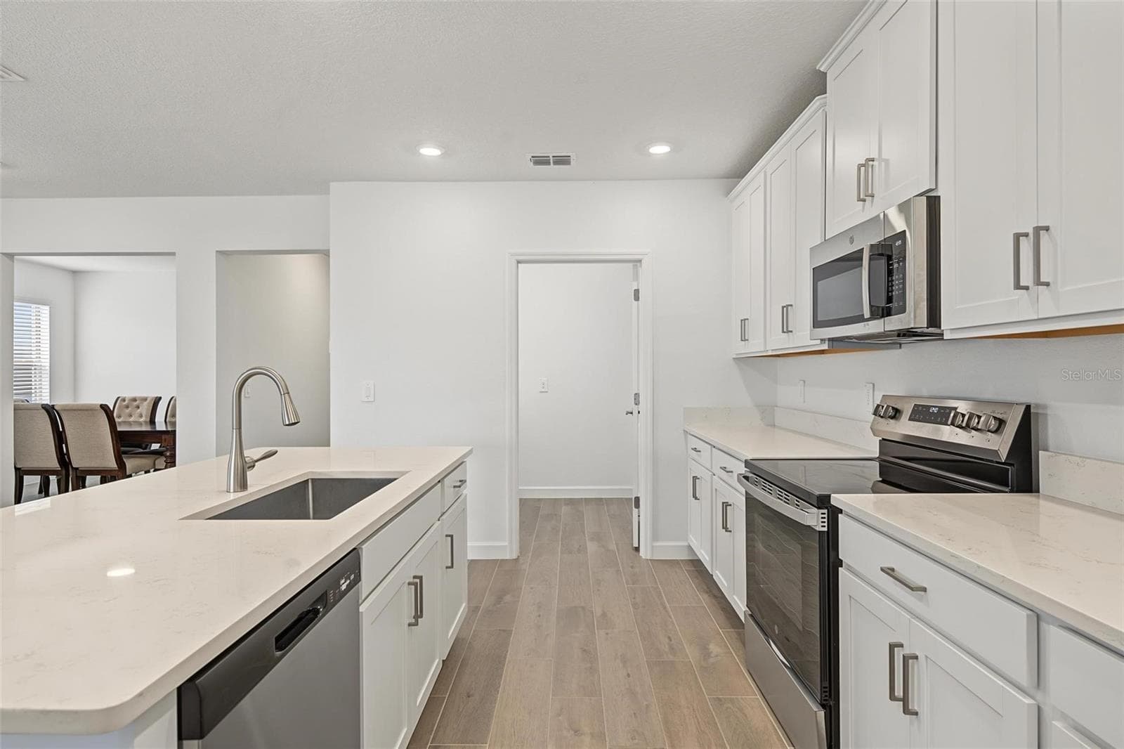 quartz countertops! - 32062 GRIFFIN SANDS LN, SAN ANTONIO