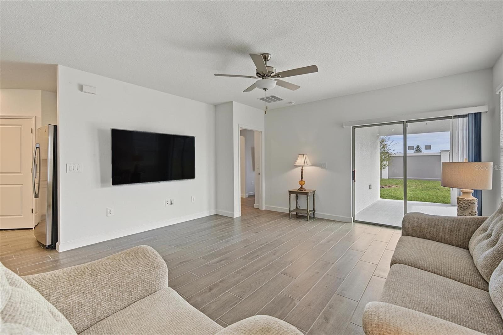 spacious family room - 32062 GRIFFIN SANDS LN, SAN ANTONIO