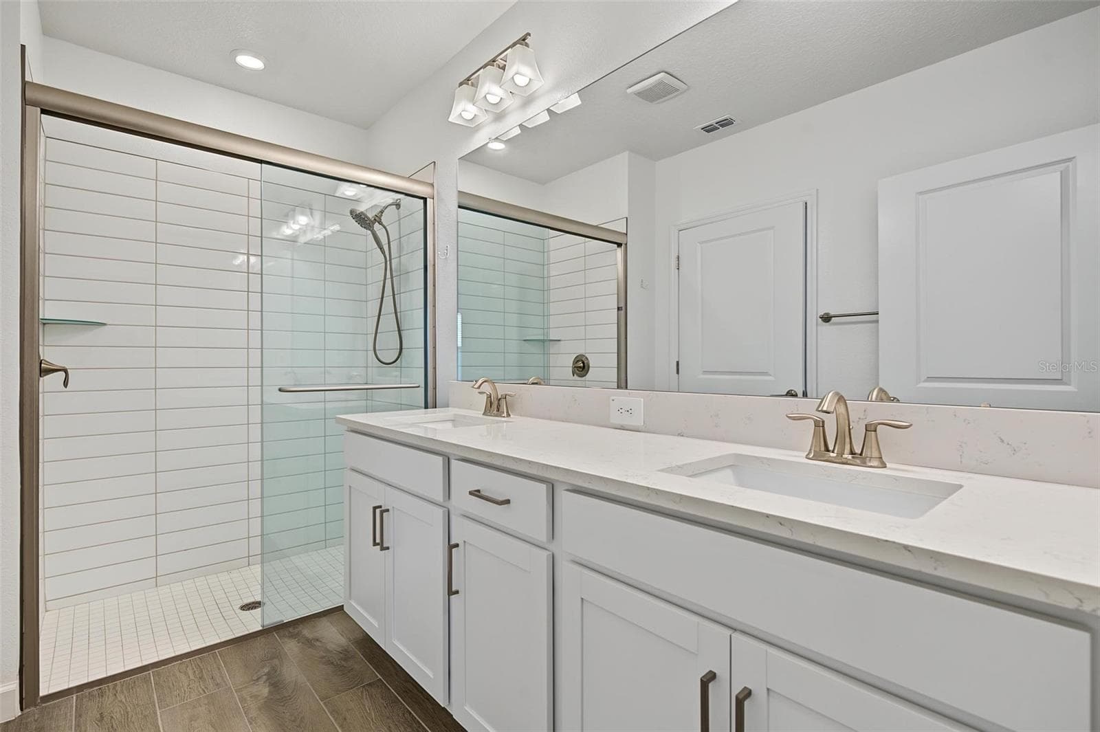 dual sinks in owners bath - 32062 GRIFFIN SANDS LN, SAN ANTONIO