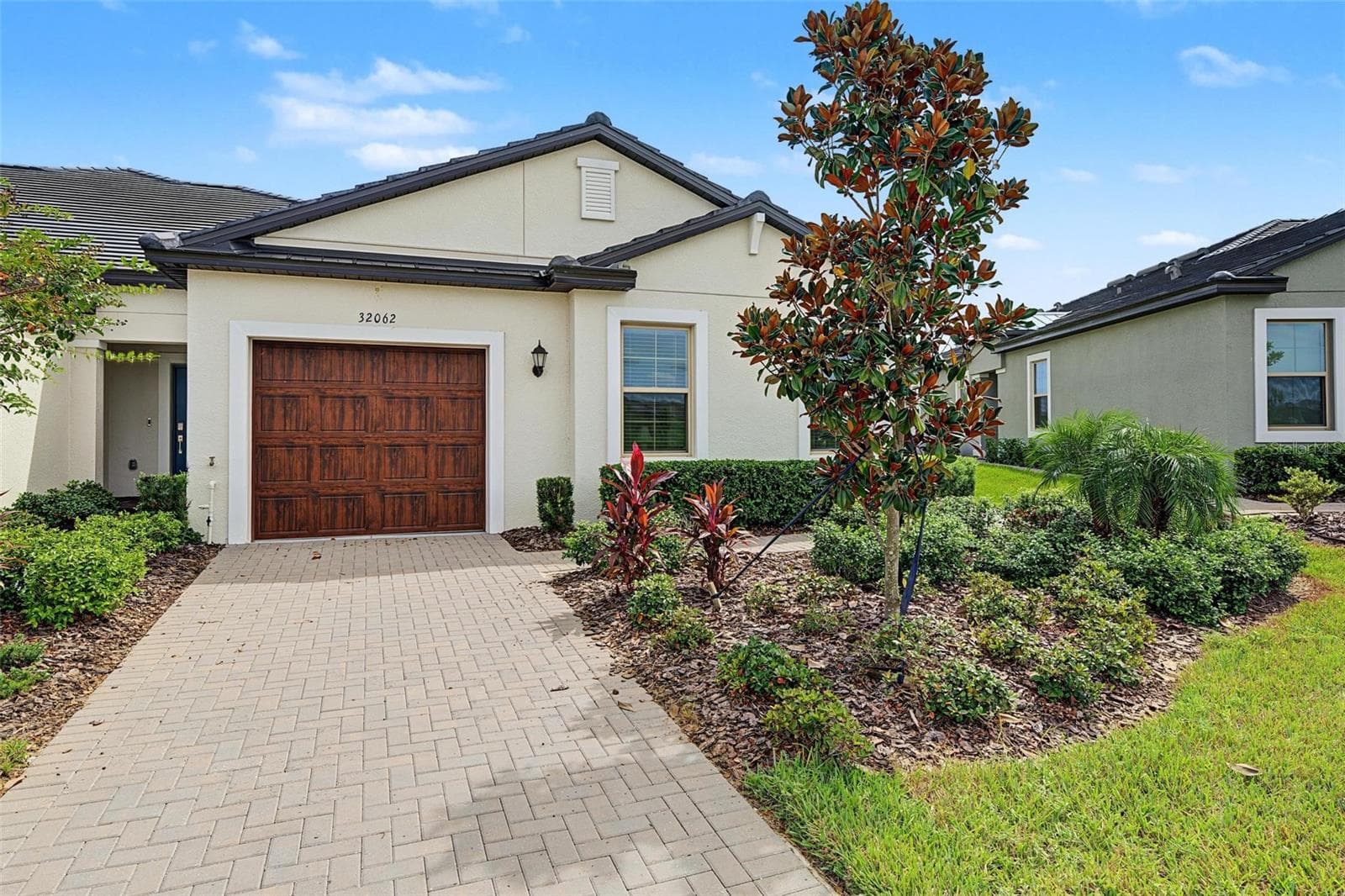 Pavered driveway - 32062 GRIFFIN SANDS LN, SAN ANTONIO