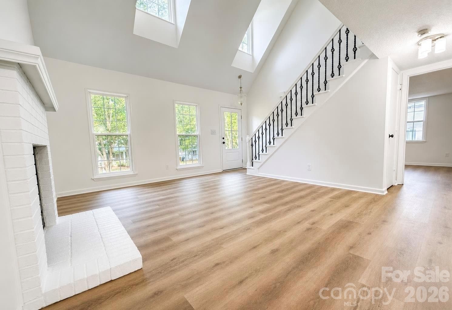 Single Family Residence at 10320 Conistan Place, Cornelius, photo 3 of 31