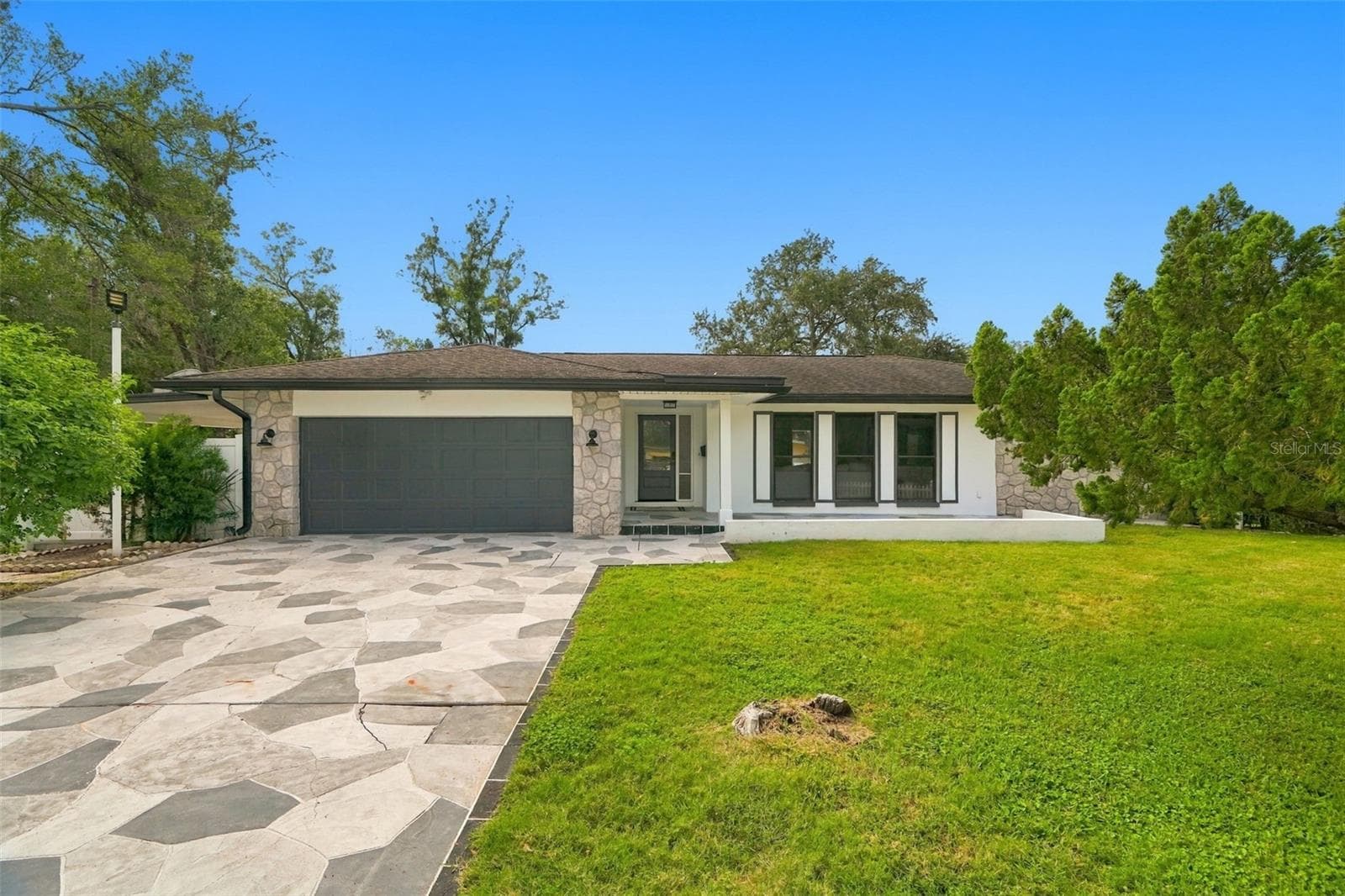 Beautiful Entry - 330 PATICA RD NE, ST PETERSBURG