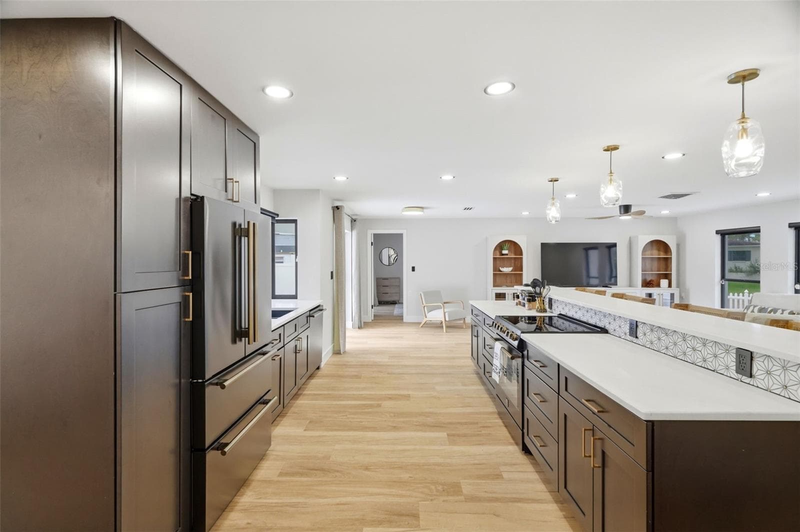 Efficient Functional Kitchen Layout - 330 PATICA RD NE, ST PETERSBURG