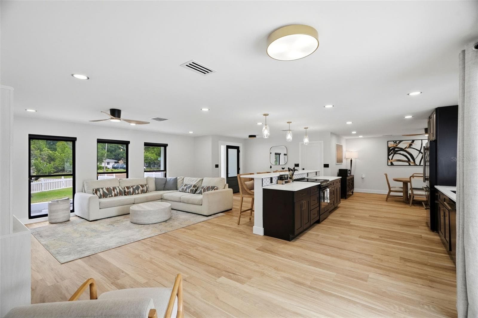 Spacious Open Layout - 330 PATICA RD NE, ST PETERSBURG