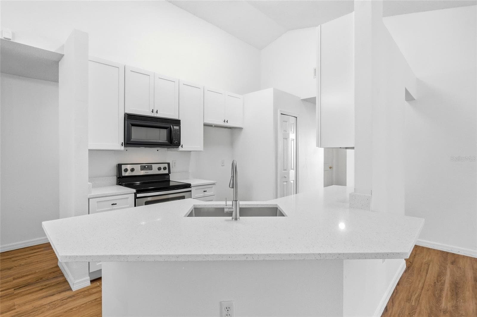 Single Family Residence at 1500 CASTERTON CIR, DAVENPORT, photo 10 of 36