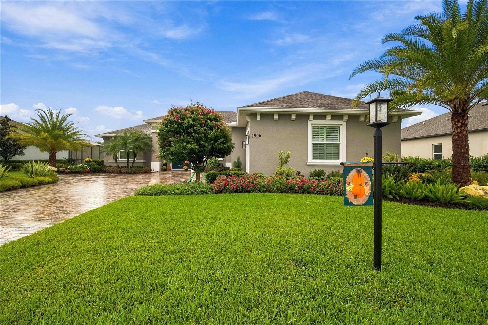 Thoughtfully Landscaped Front Exterior - 1906 151ST TER E, PARRISH