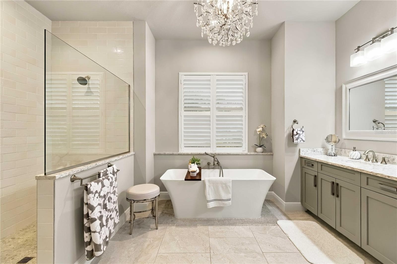 Primary Bathroom Soaker Tub - 1906 151ST TER E, PARRISH