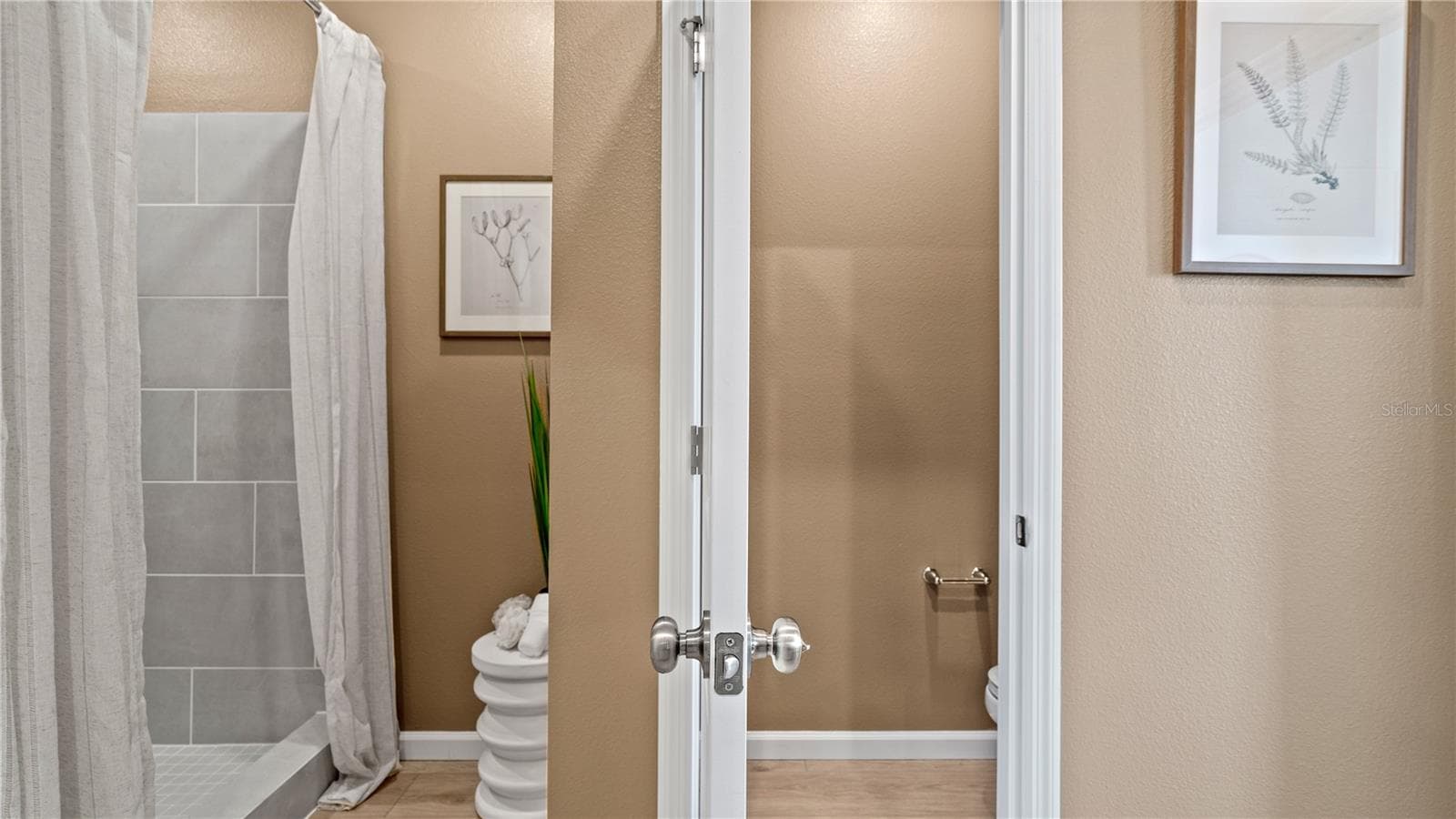 Single Family Residence at 4596 CORAL HARBOUR RD, KISSIMMEE, photo 27 of 39