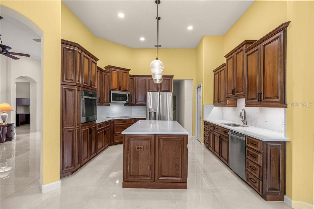 Single Family Residence at 1861 N Eagle Chase DR, HERNANDO FL 34442, photo 19 of 97