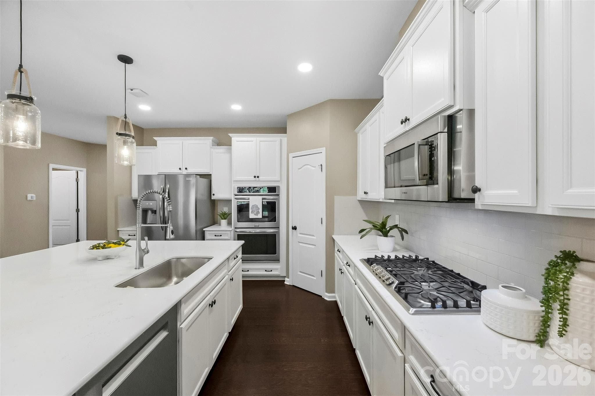 Double oven - 821 Spelman Drive, Indian Land
