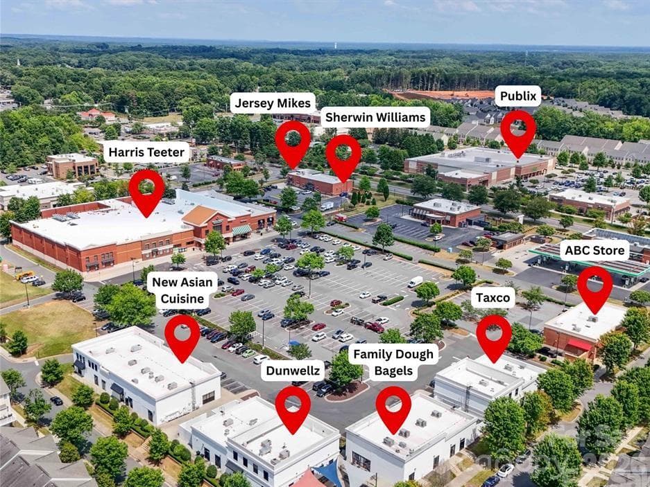 Walkable to Brighton Park-Harris Teeter, Publix, library, restaurants, etc - 10329 Misty Moss Court, Mint Hill