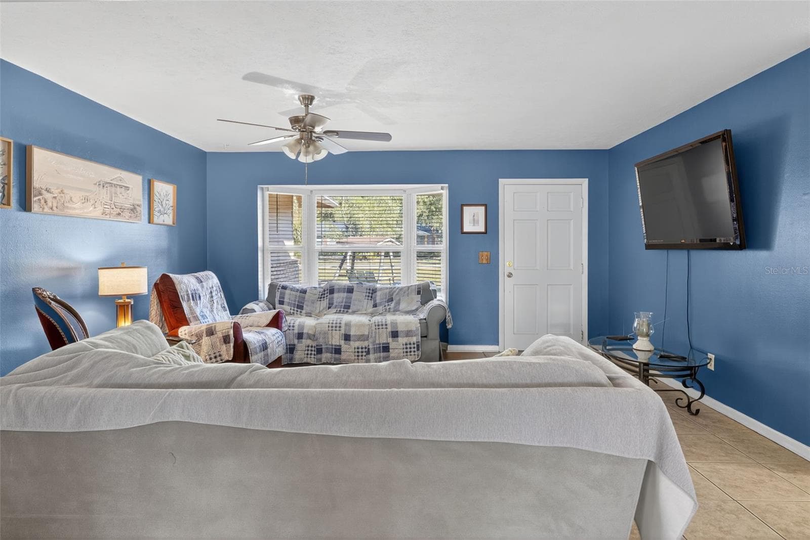 Single Family Residence at 1004 MANDALAY DR, BRANDON, photo 11 of 32