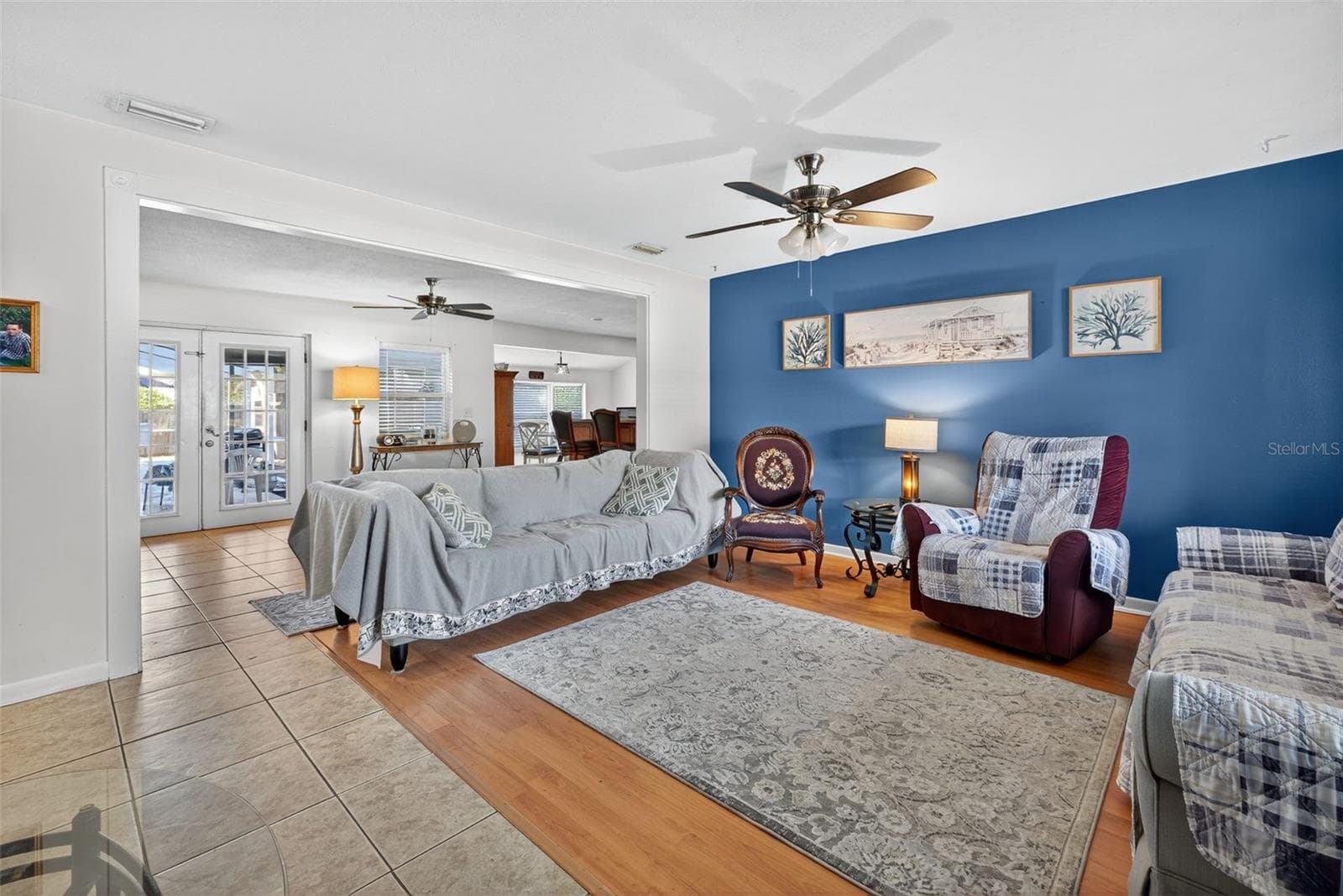 Single Family Residence at 1004 MANDALAY DR, BRANDON, photo 13 of 32
