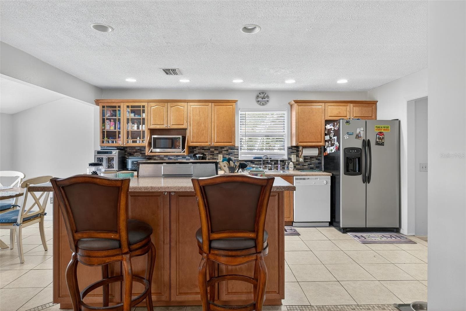 Single Family Residence at 1004 MANDALAY DR, BRANDON, photo 15 of 32