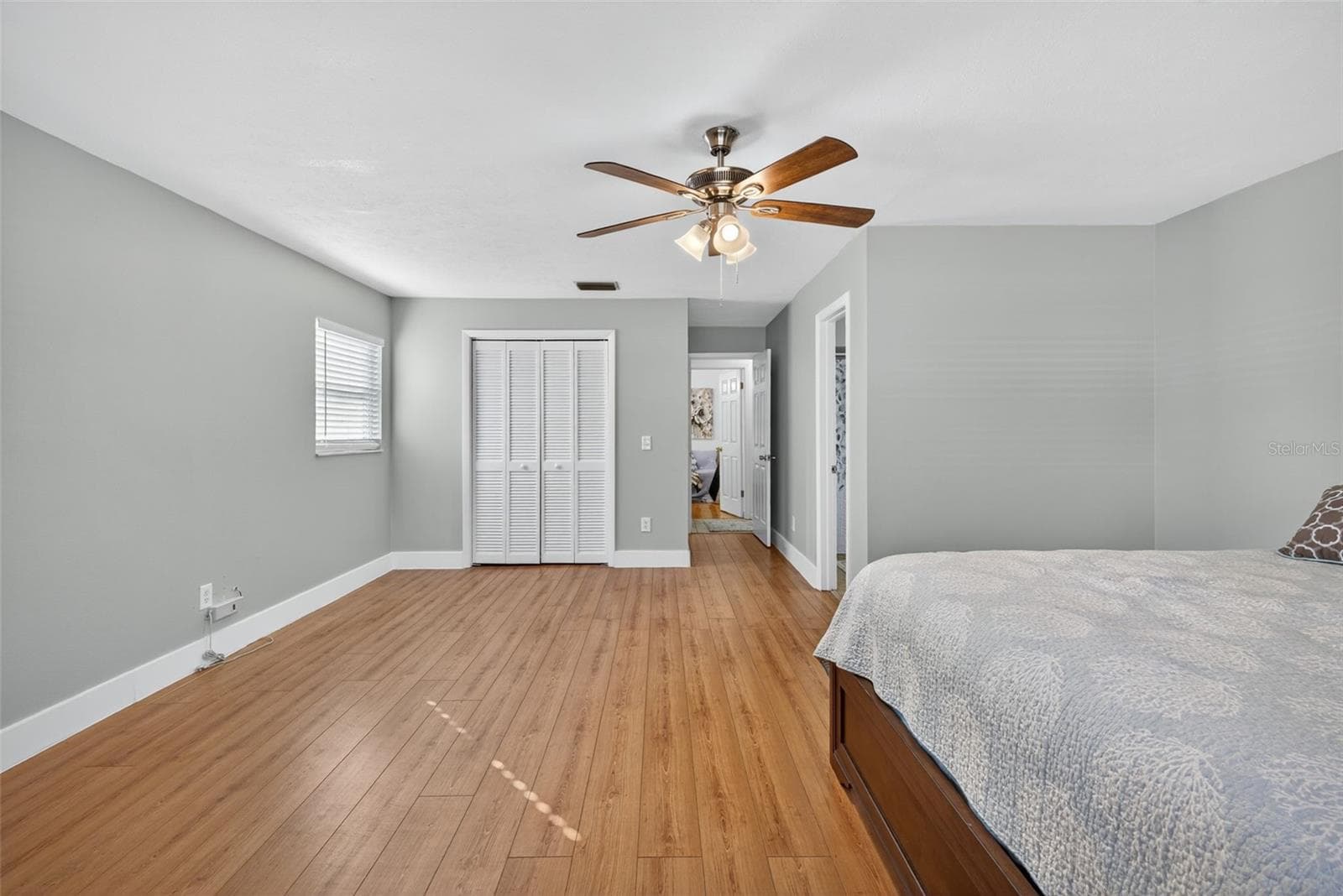 Single Family Residence at 1004 MANDALAY DR, BRANDON, photo 24 of 32