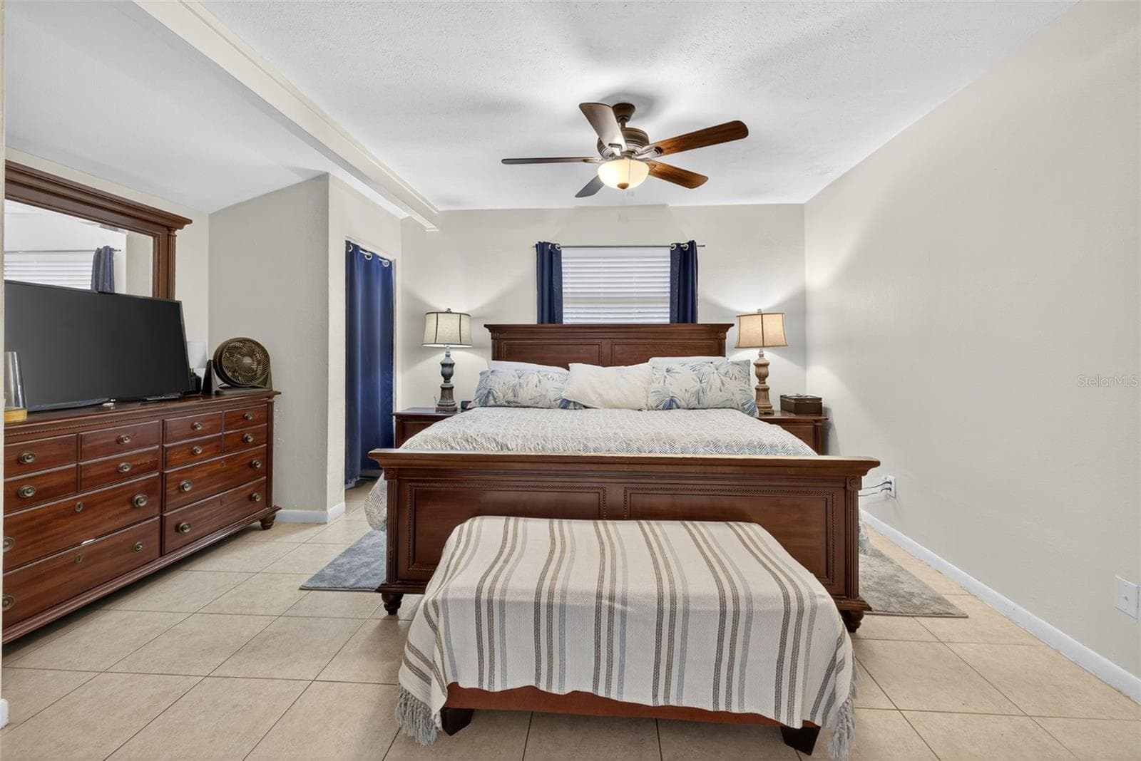 Single Family Residence at 1004 MANDALAY DR, BRANDON, photo 27 of 32