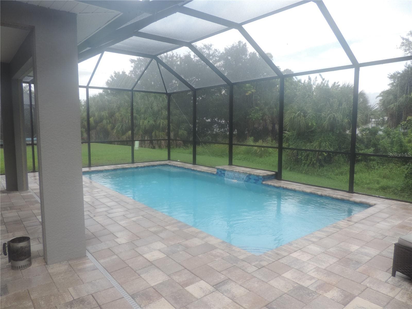 Huge pool with screen enclosure - 5070 LAYTON DR, VENICE