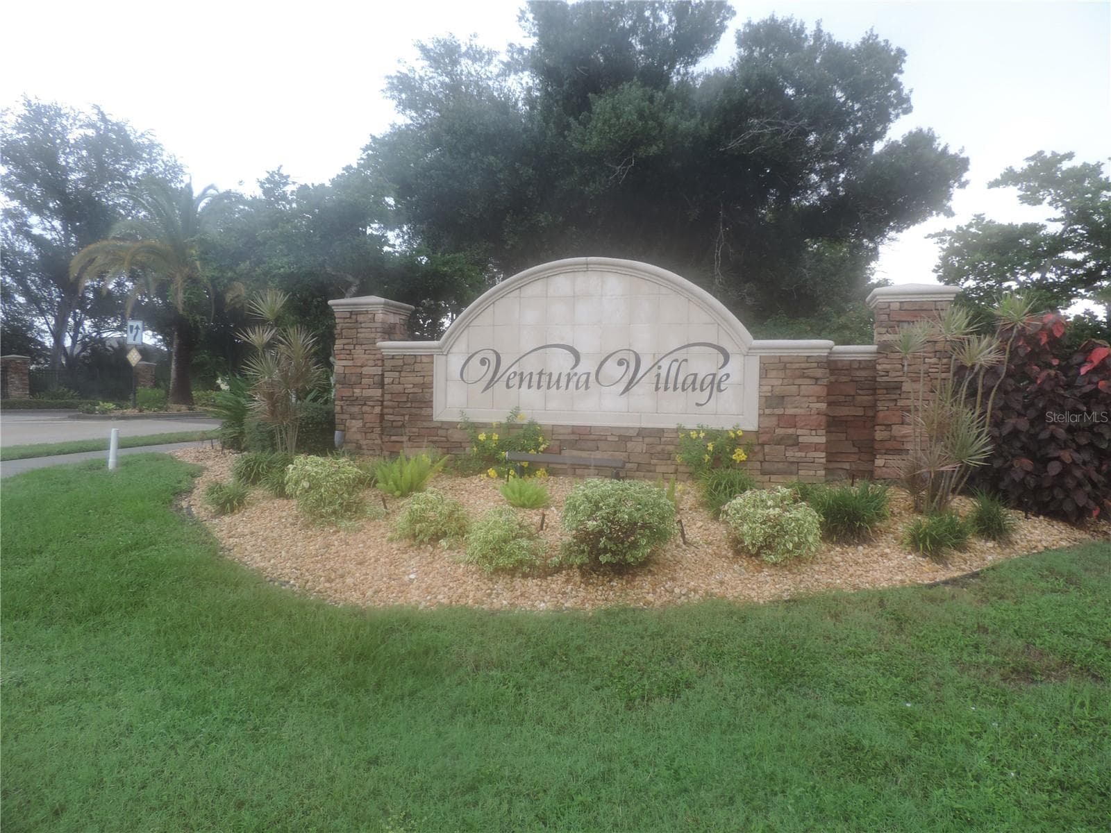 Entry to community - 5070 LAYTON DR, VENICE