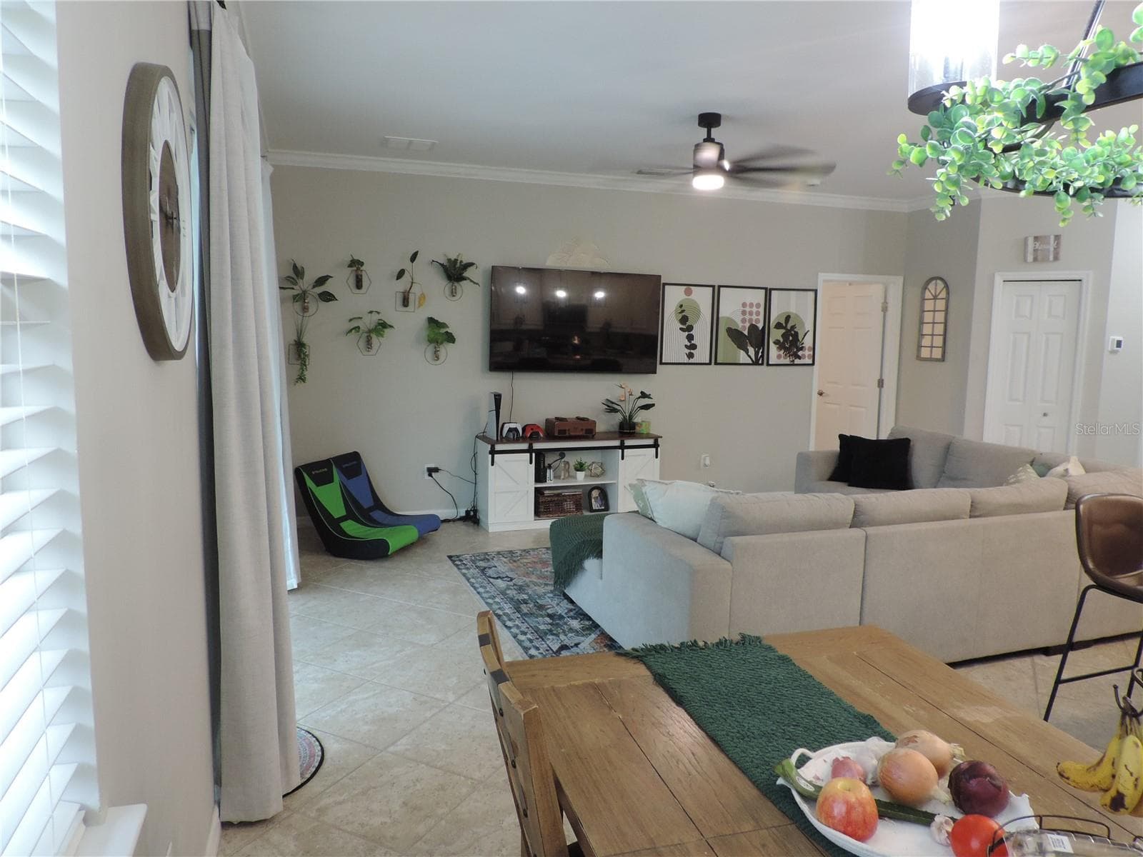 2nd view of living room - 5070 LAYTON DR, VENICE