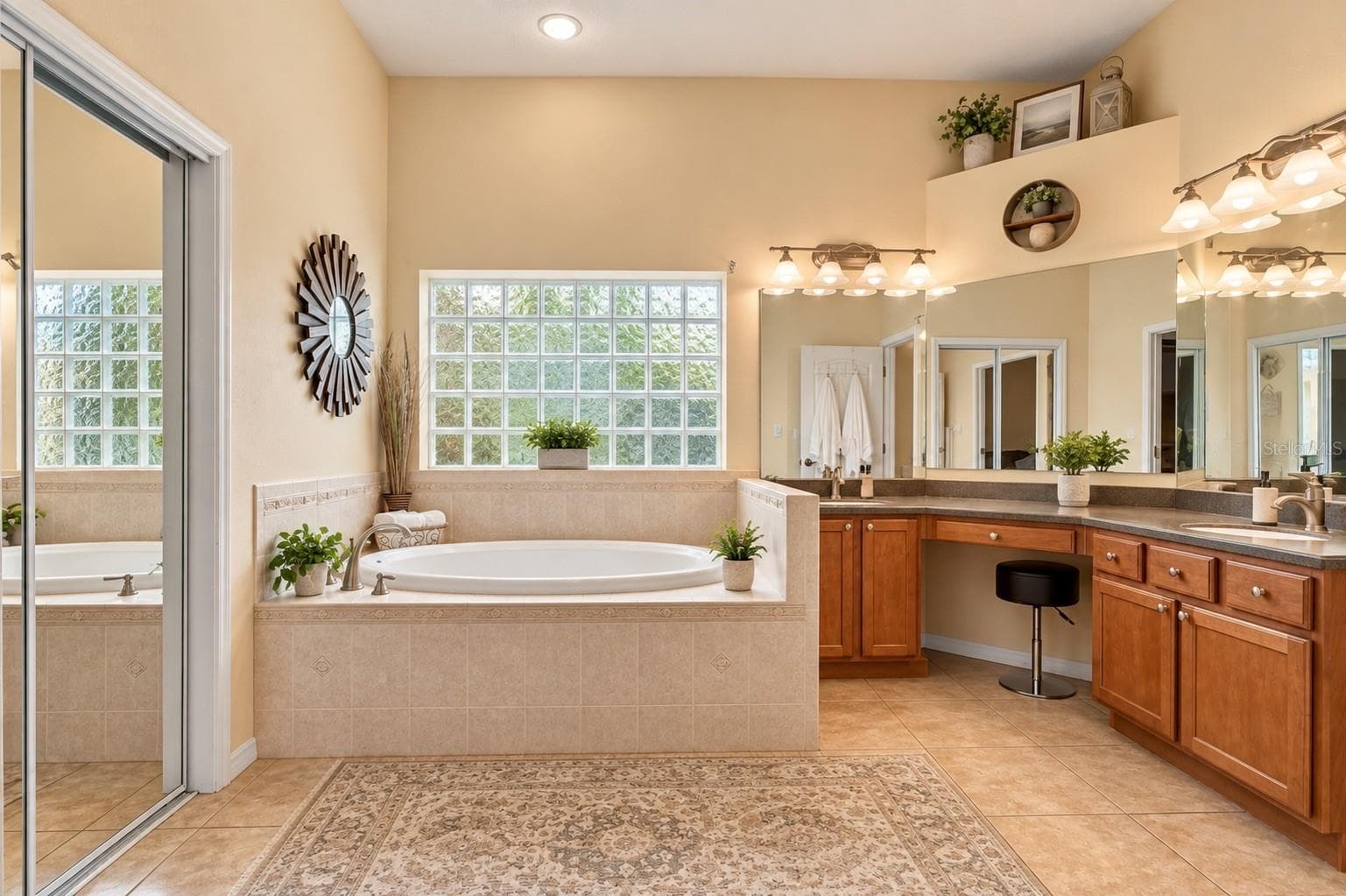 Primary bathroom - 1486 ALAMEDA DR, SPRING HILL