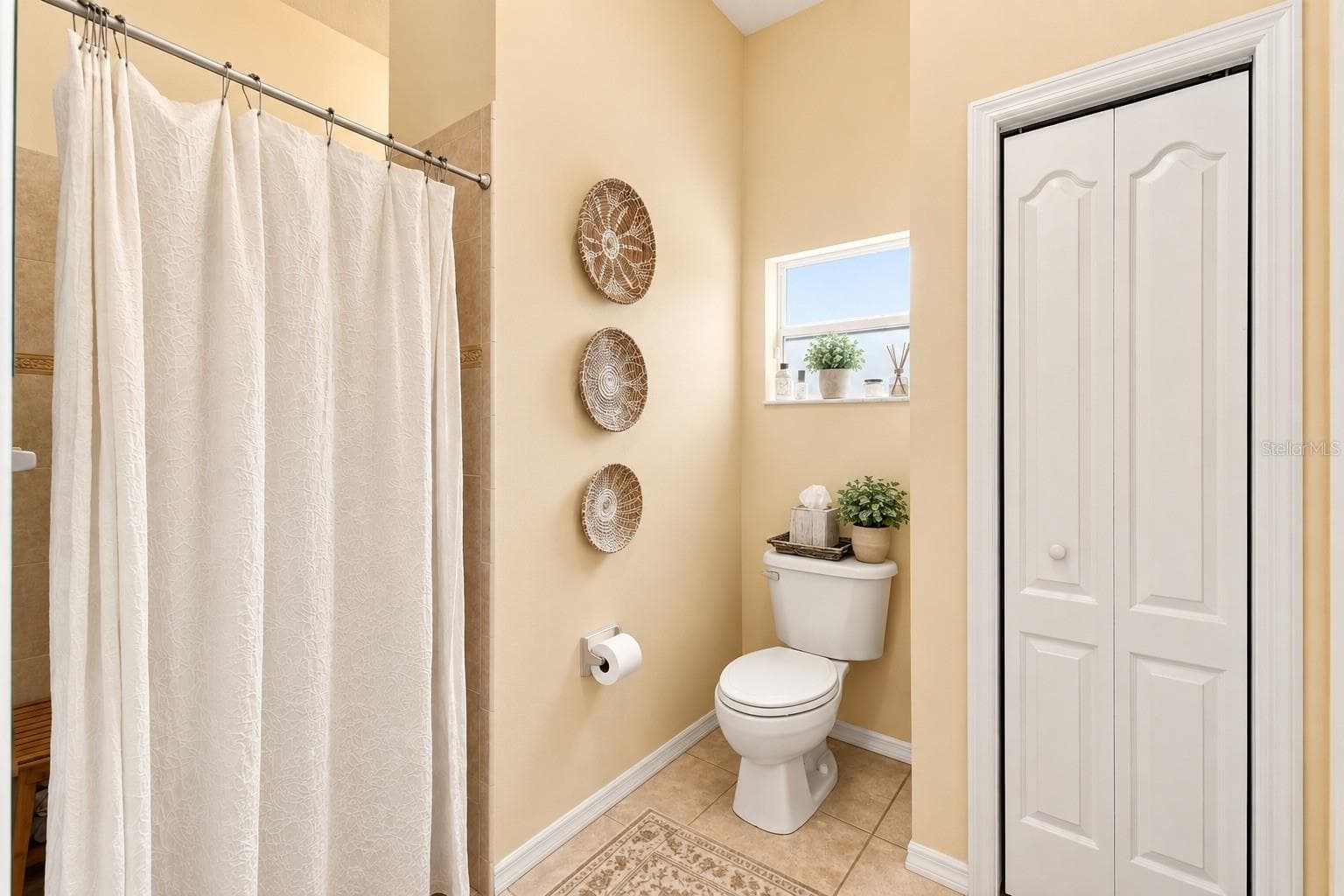 Primary bathroom - 1486 ALAMEDA DR, SPRING HILL