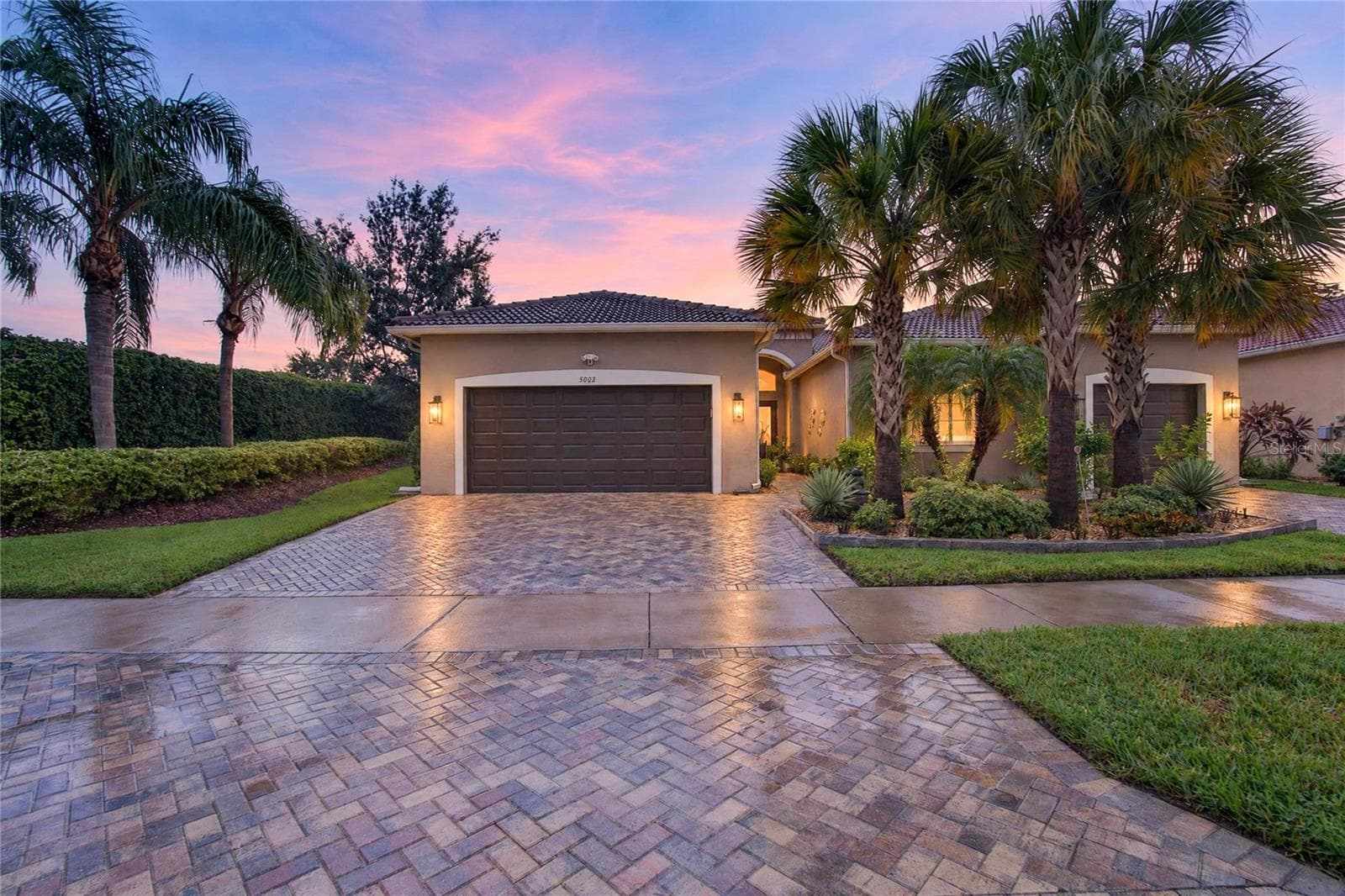 5002 EMERALD ISLE DR