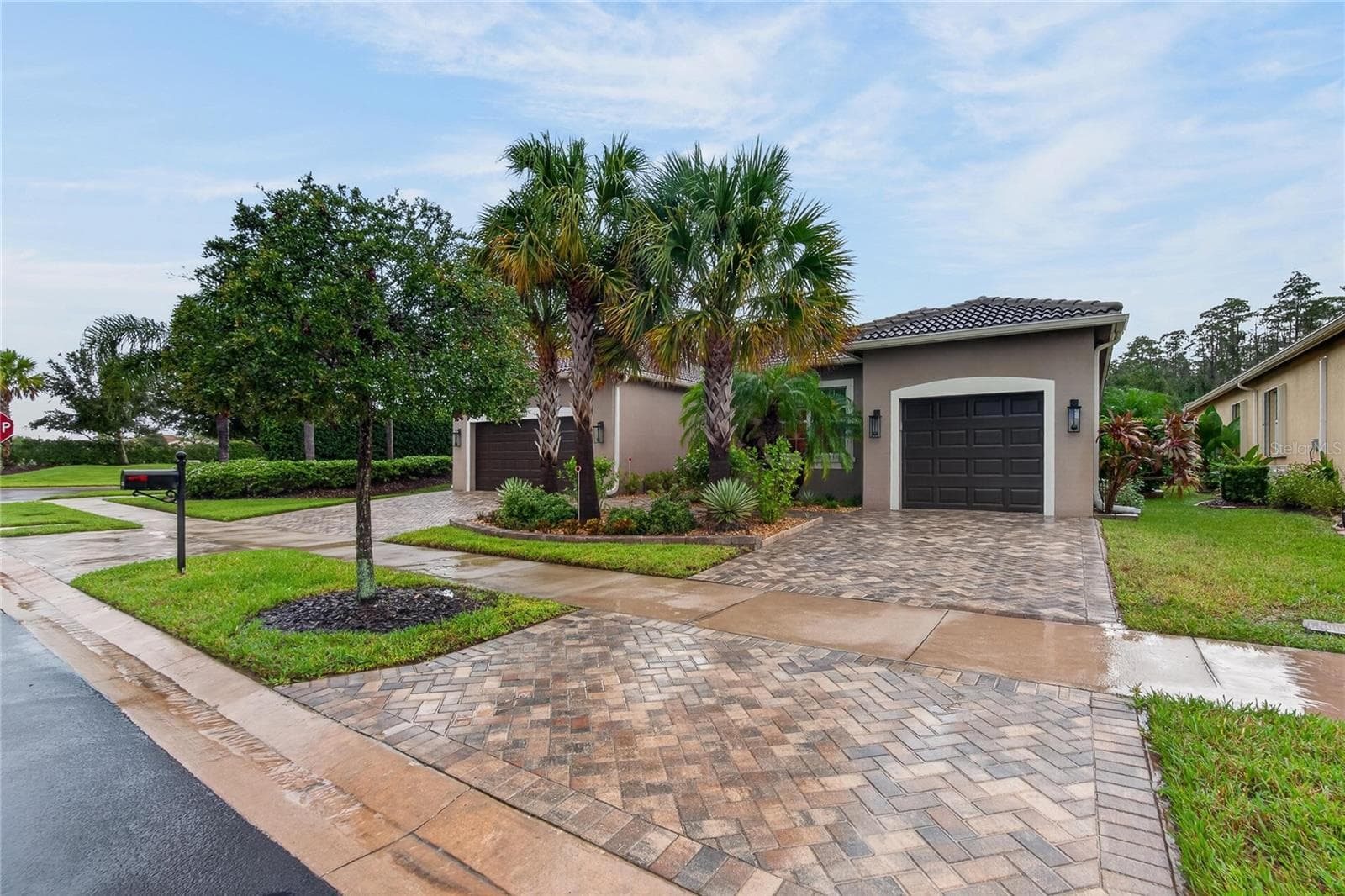 Upgraded Driveway Pavers & 3rd Car Garage - 5002 EMERALD ISLE DR, WIMAUMA