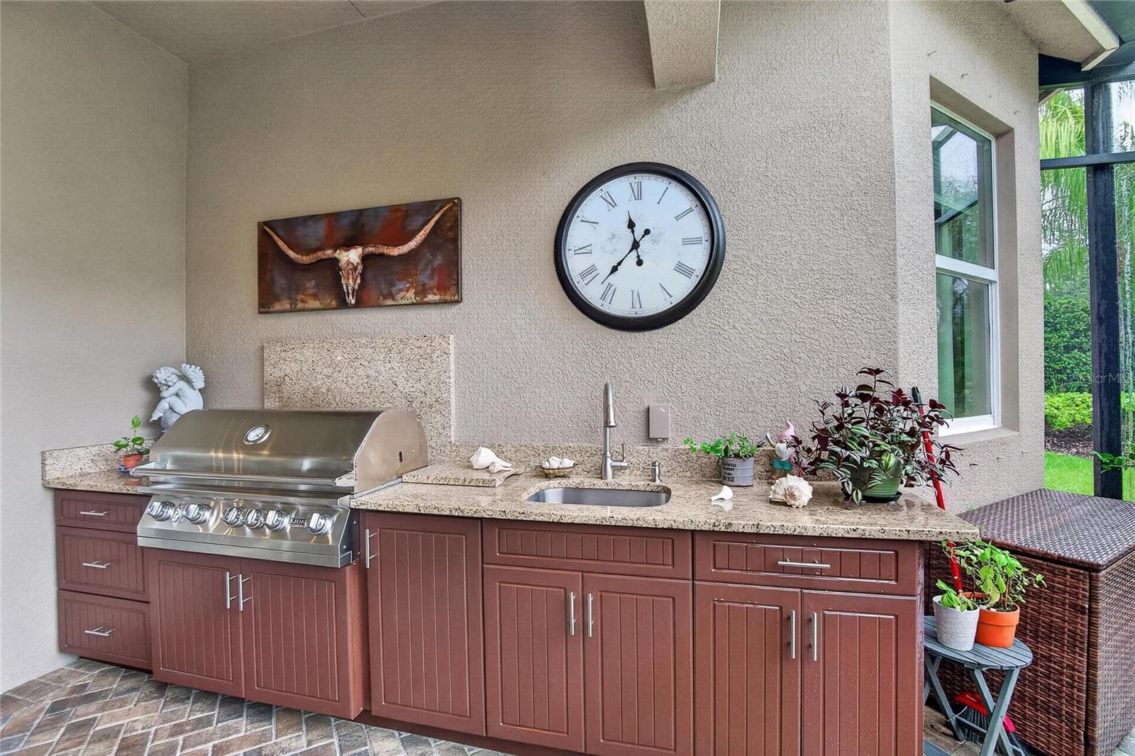 Outdoor Kitchen w/Oversized LION Grill - 5002 EMERALD ISLE DR, WIMAUMA