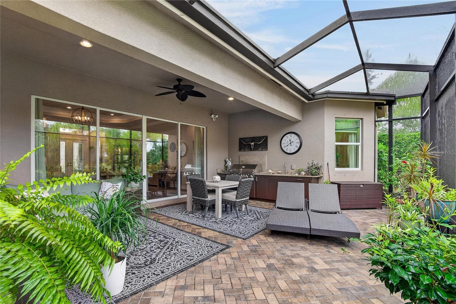 Lanai - 5002 EMERALD ISLE DR, WIMAUMA