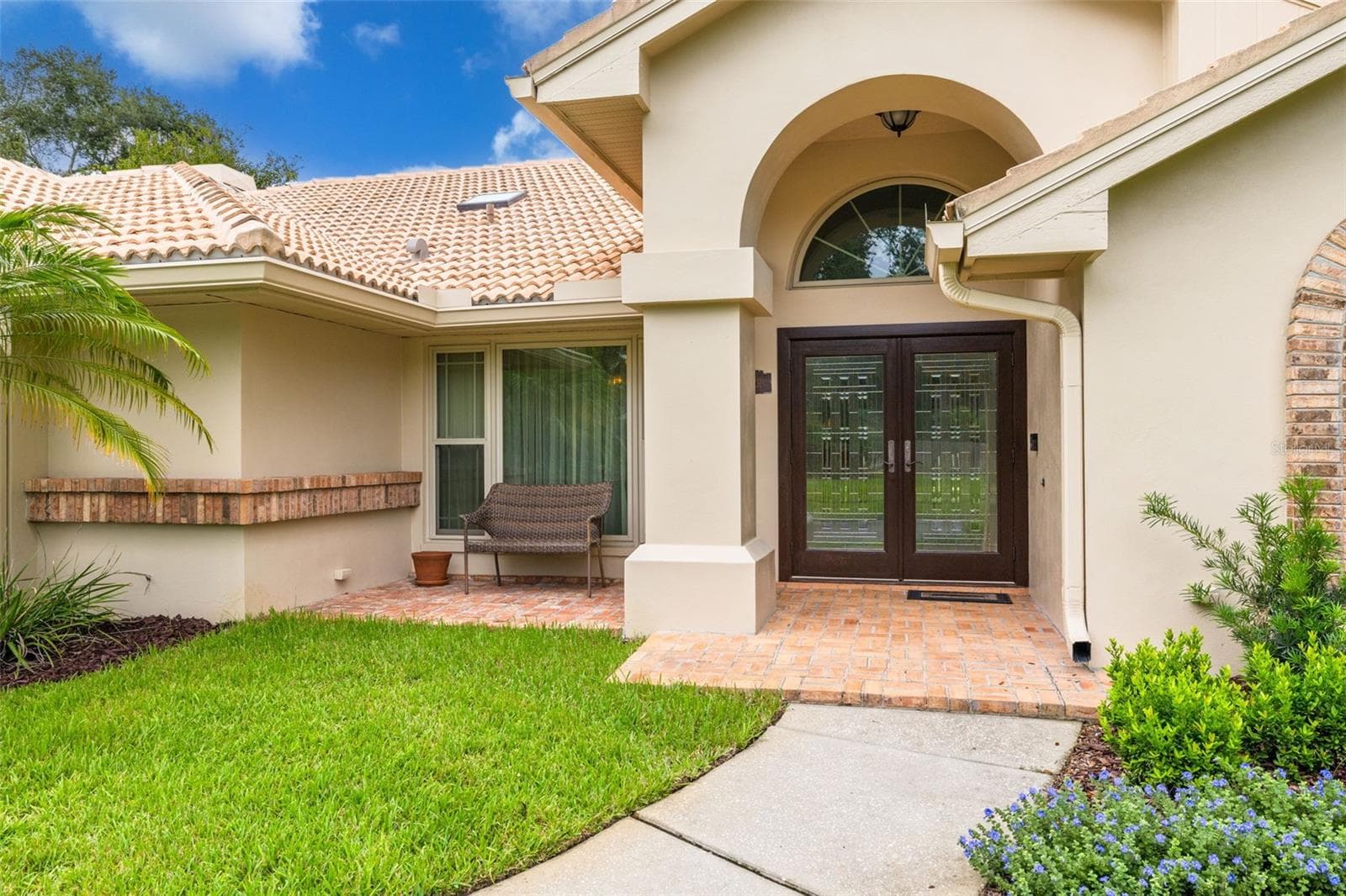 Single Family Residence at 2715 COUNTRY WOODS LN, PALM HARBOR, photo 3 of 44