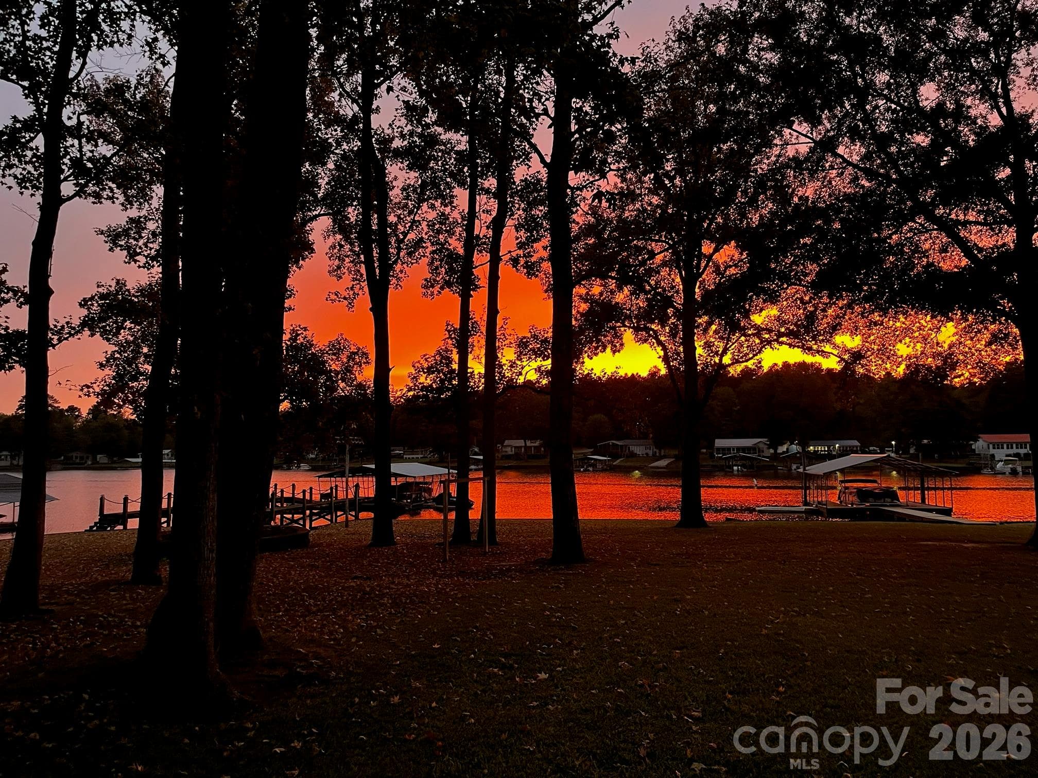 SUNSET !!! WOW!!! - 1960 White Road, Camden