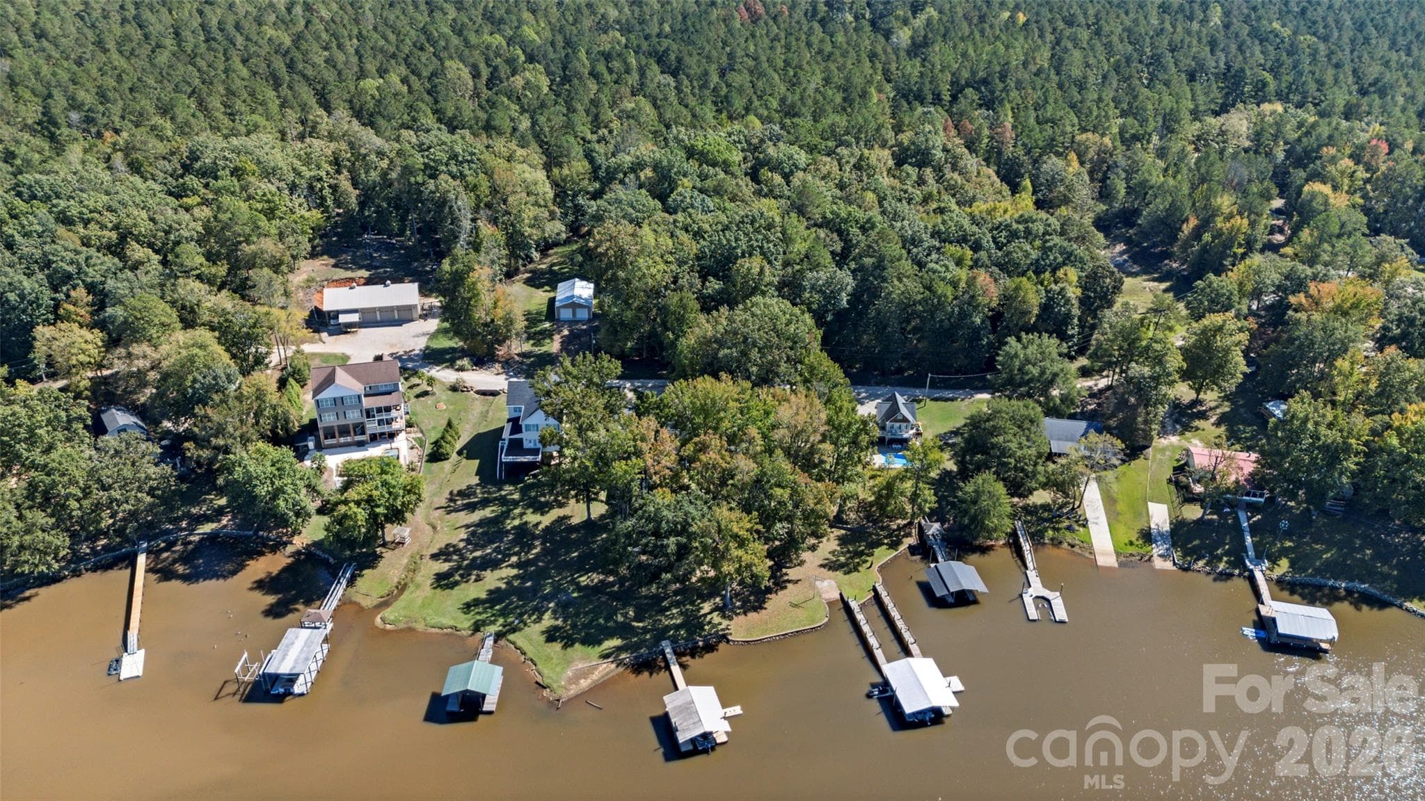 Lake Wateree - 1960 White Road, Camden