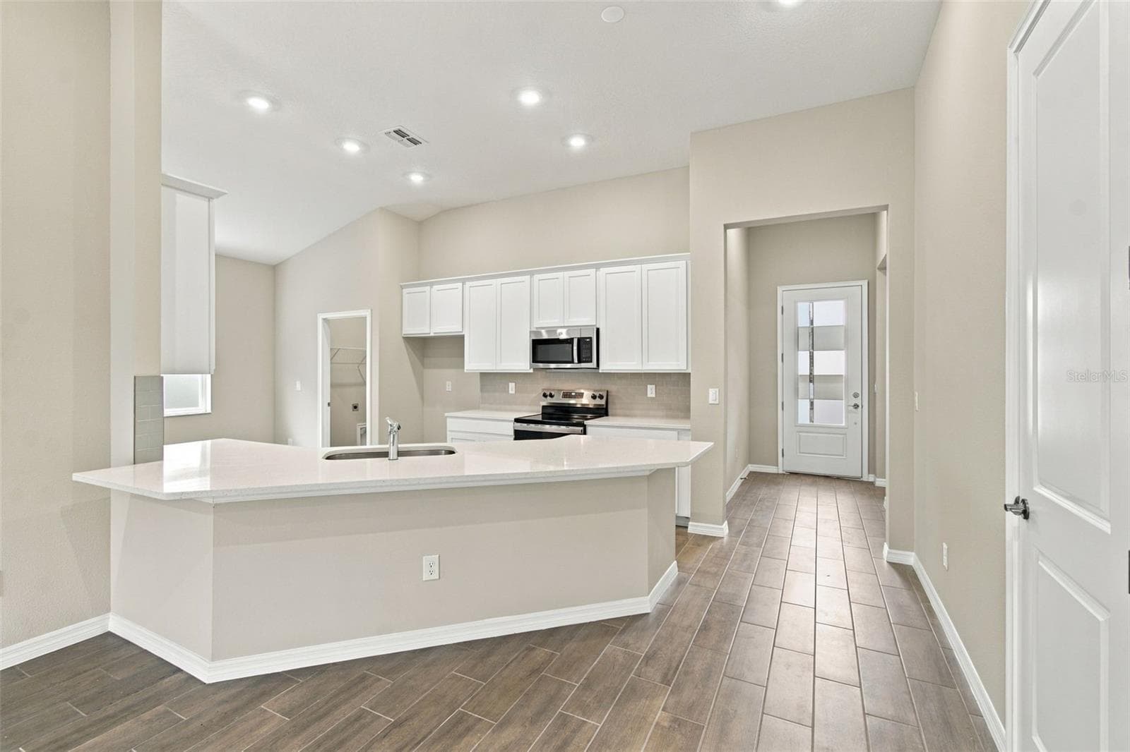 Single Family Residence at 1247 HONEYCOMB PL, SEFFNER, photo 7 of 26