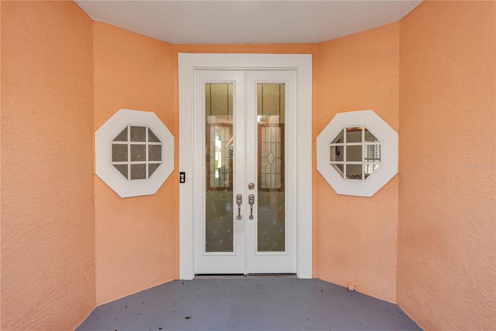 Single Family Residence at 8023 SAINT ANDREWS WAY, MOUNT DORA, photo 6 of 34