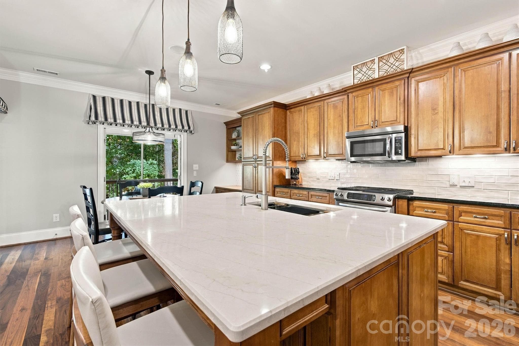 Single Family Residence at 7365 Thornblade Court, Denver, photo 6 of 38