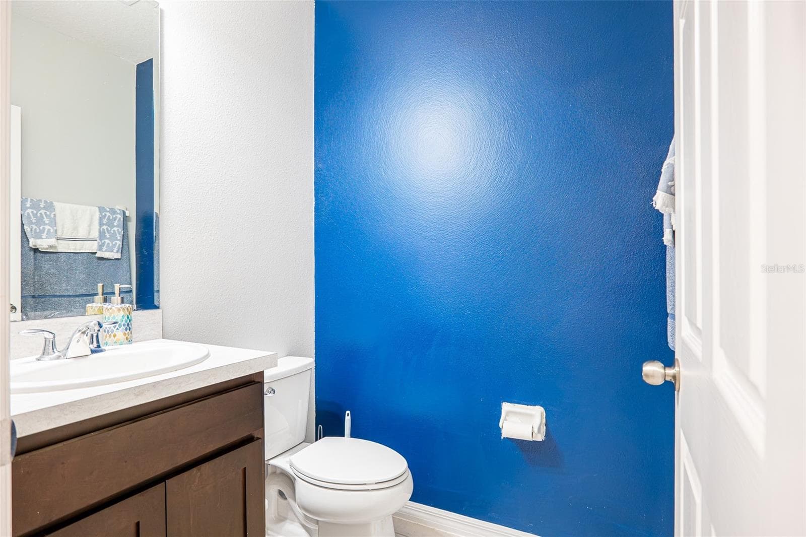 Half Bath - 1275 ISLAND SLOUGH LN, DAVENPORT