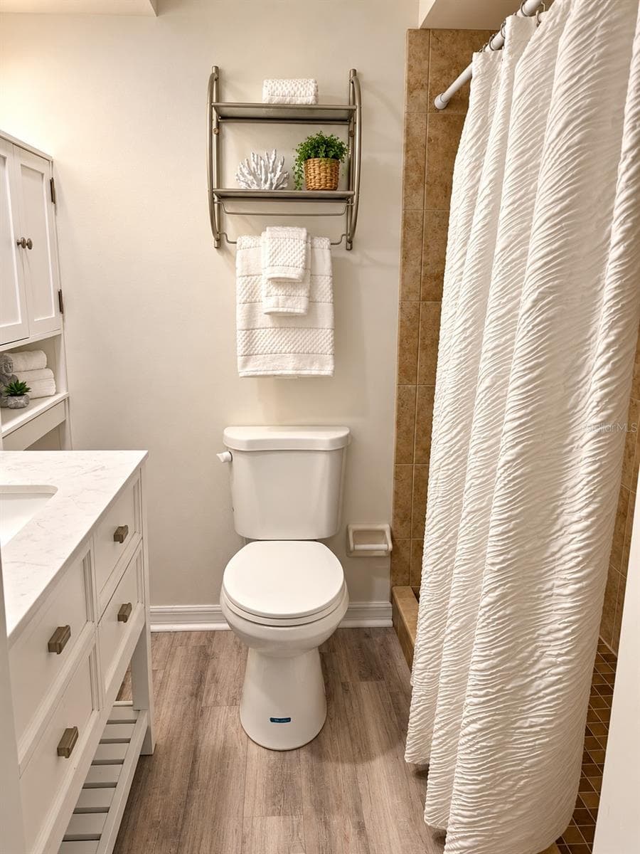 Ensuite Bath - 366 47TH AVE N #5, ST PETERSBURG