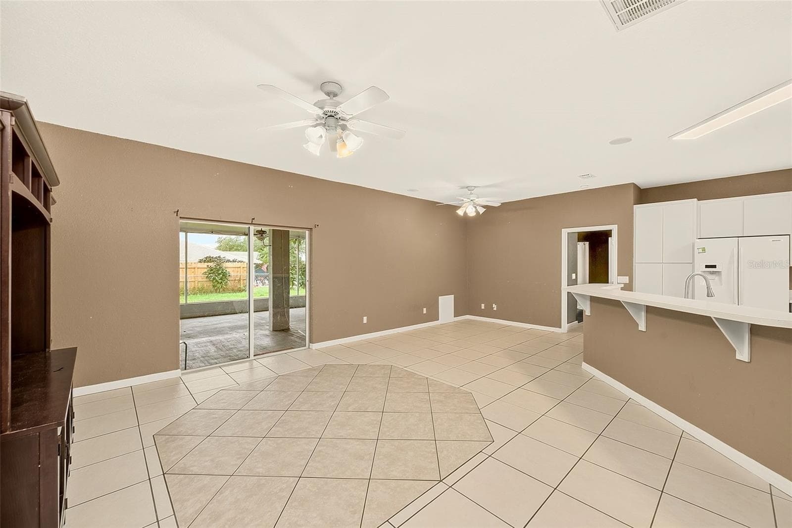 Single Family Residence at 209 WHITE CLIFF BLVD, AUBURNDALE, photo 4 of 61