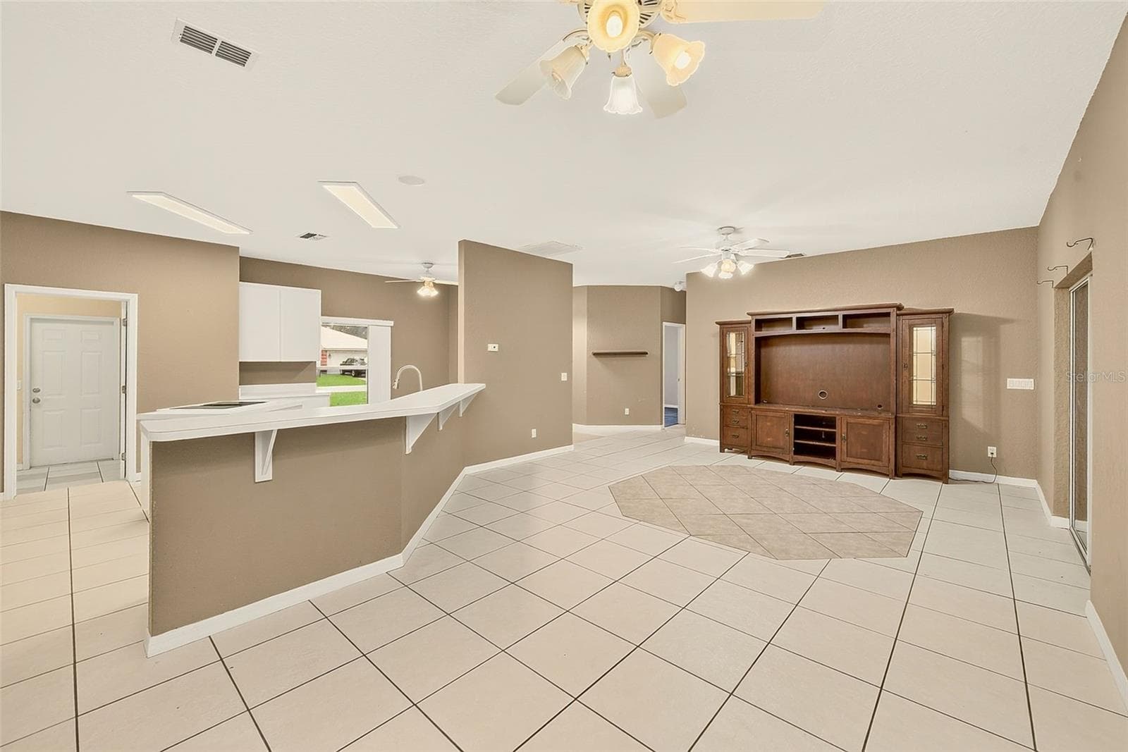 Single Family Residence at 209 WHITE CLIFF BLVD, AUBURNDALE, photo 8 of 61
